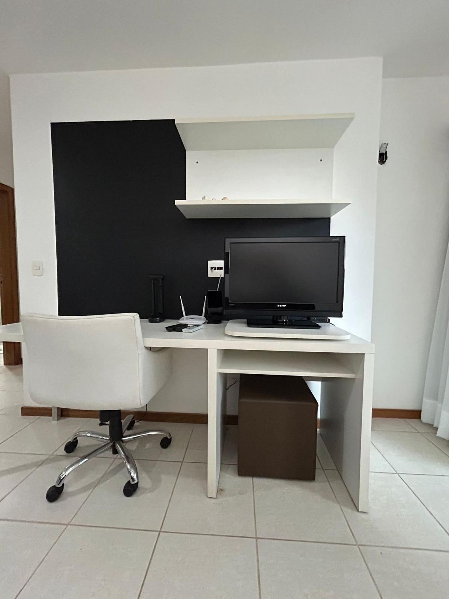 B410 Apartamento Amplo Em Area Central De Bsb